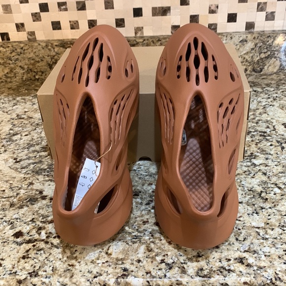 Yeezy | Shoes | Yzy Foam Runner Size 2 | Poshmark